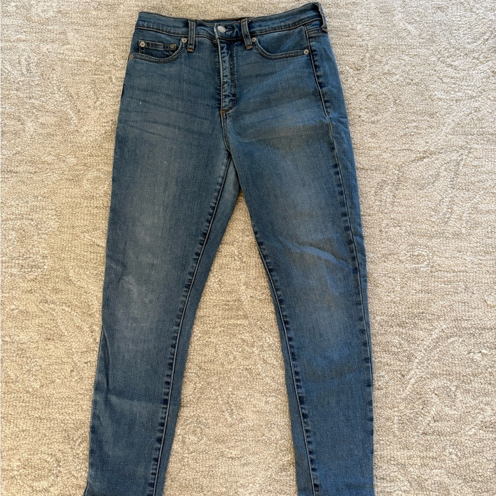 GAP Blue Skinny Jeans with Medium Wash and Tapered Leg